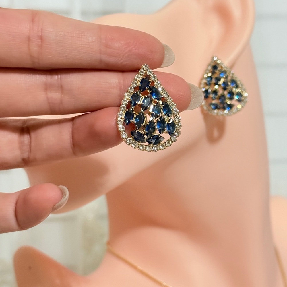 ⚜️ Elegant Teardrop Blue and Gold Earrings - Picture 3 of 9